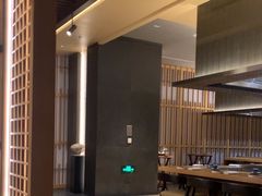-丽思卡尔顿·炙焰·铁板烧餐厅
