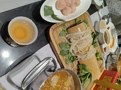 -红鼎豆捞·非遗鲍皇汤火锅(宝丰路店)