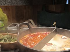 黑牛肝菌汤鸳鸳锅-大龙燚·旷野鲜火锅(广州首店)