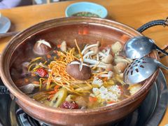 -一善菌·云南菌汤·云南菜(银泰城店)