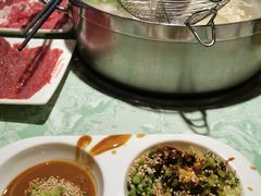 -浪里寻·臻牛养生牛肉火锅(方圆荟店)