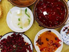 -乡土特色.冷锅鱼.牦牛肉汤锅