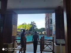 -皇马海口湾海景酒店(万绿园秀英港店)