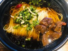 咸菜肉丝大肠面-南小馆(迪士尼小镇店)