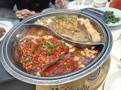 -阿瓦山寨·湘菜现炒·剁椒鱼头王(咸阳总店)