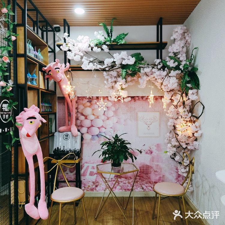 【奶茶店－半糖手感】 在家附近的一家奶茶店