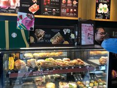 面包甜点陈列柜-星巴克(嘉定中信泰富万达广场店)