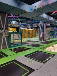 -反弹蹦床公园·亲子乐园·团建·派对(尚品奥莱店)
