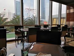 -大中华希尔顿酒店-念自助餐·嗨啤·小龙虾