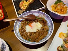 温泉蛋牛肉盖浇饭-白石的深夜食堂(济南万象城店)
