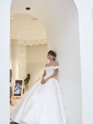-不晚国际婚纱礼服