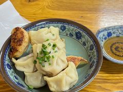 鲜肉煎饺-无名氏宵夜小摊(祝家三姐妹馄饨店)
