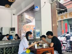 大堂-黄师奶甜品店