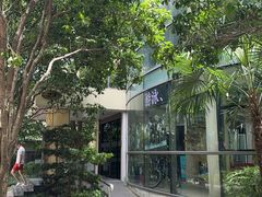 -蓝海豚游泳俱乐部(南京西路店)