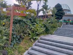 -茅草房·河畔园林火锅
