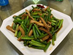 蒜苗毛肚-老地方海鲜坊(步行街店)