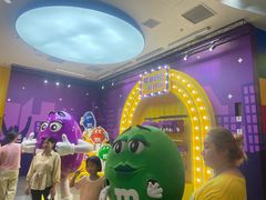 -m豆巧克力世界(上海世茂广场店)