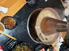 -果松木炭酸菜铜火锅·外婆参鸡汤