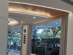 -皓齿连锁·雅贝健口腔·种植·矫正中心(虹口曲阳路店)