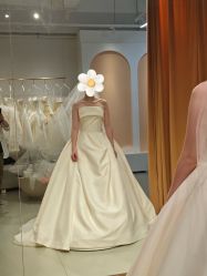 点击看大图 -GODDESS WHITE婚纱礼服(鹏城动力大厦店)