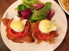 班尼迪克蛋-Common Table · Brunch & Coffee