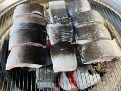 招牌活烤鳗鱼-围炉肉舍•炭烤活鳗•丹东海鲜烤肉(步行街店)