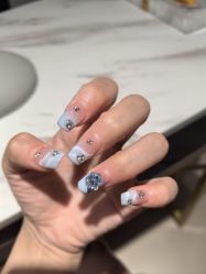 -丽心自助美甲美睫