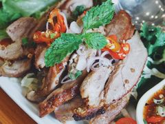 烤猪颈肉-Chom Cafe and Restaurant