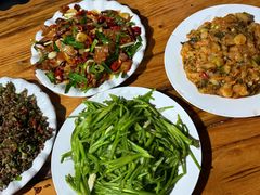 见手青炒腊肉-阿葉农家饭店