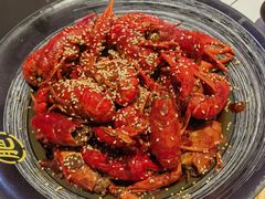 -肥肥虾庄·金牌油焖大虾(汉街SKP店)