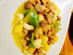 小炒菠萝鸡丁-云海肴·汽锅鸡·云南菜(天津国金汇店)