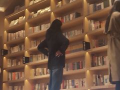 -猫的天空之城概念书店(杭州南宋御街店)