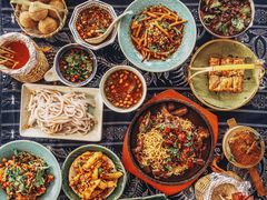 -包整·丝娃娃(一览甲秀楼风景店)