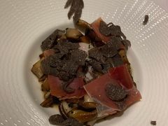 红心温泉蛋炒小蘑菇-蝶舍·MAISON PAPILLON