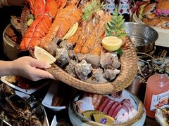 -雍容荟帝王蟹活龙虾展台自助(IFS黑金店)