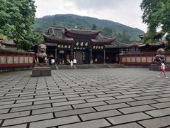 -峨眉山报国寺