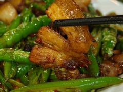 青椒回锅肉-柏合黄记豆腐皮饭店