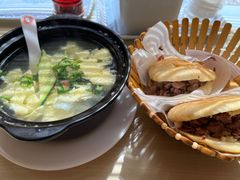 -闫家驴肉老店(华电一校店)