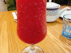 草莓火龙果优酪奶盖-必胜客(百联又一城店)