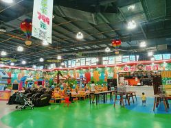-维佳童话镇演出现场(徐东店)