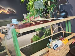 -鹿鸣山草本茶香火锅(园西路店)