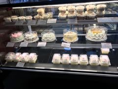 -红宝石·鲜奶小方·海派西点房(南丹店)