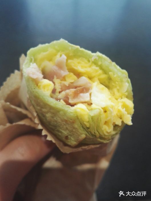 星巴克(美兰机场店)培根蛋卷图片 - 第1张