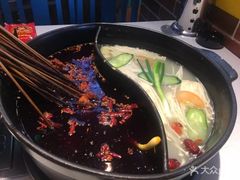 -钢管厂五区小郡肝串串香(滨江店)