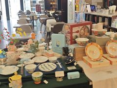 -钟书阁(松江泰晤士小镇店)