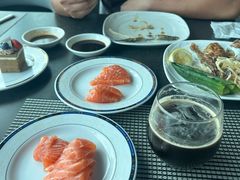 -亚洲国际大酒店·云顶阁旋转自助餐厅