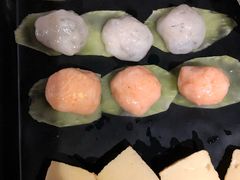 -洪氏嗨捞·广东猪肚鸡·椰子鸡火锅(西咸万象城店)