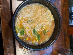 -银米·云南传统过桥米线(双廊黑金冠店)