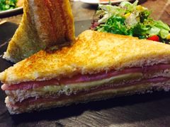 -HIGH FIVE哈福手工汉堡(桂林路店)