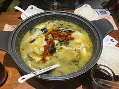 -渝是乎酸菜鱼(龙旗购物中心店)